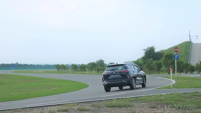 Maruti Suzuki Grand Vitara Right Rear Three Quarter