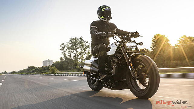 Harley-Davidson Sportster S Right Side View