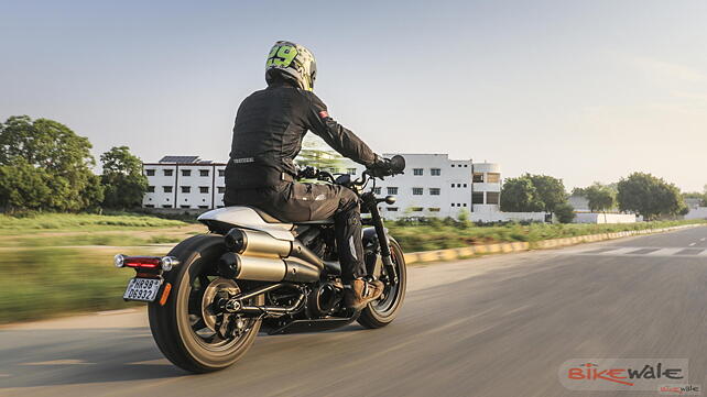 Harley-Davidson Sportster S Right Side View