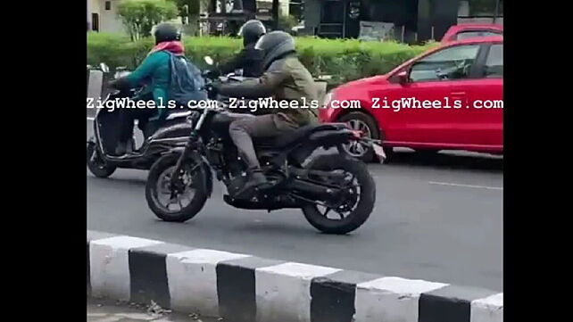 Upcoming Royal Enfield Scram 450 spotted testing in India