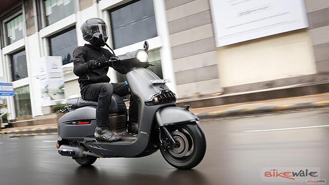 Keeway Sixties 300i Review: Image Gallery