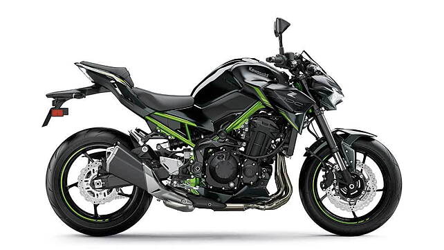 Kawasaki Z900 Right Side View