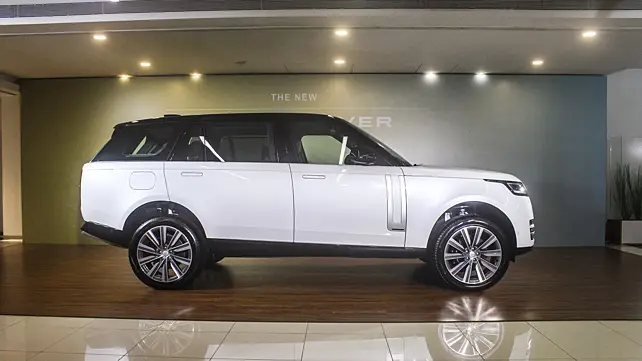 Land Rover Range Rover Right Side View Land Rover Range Rover Right Side View