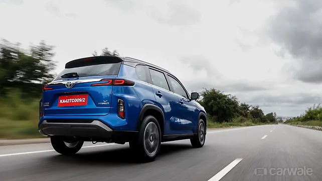 Toyota Urban Cruiser Hyryder Right Rear Three Quarter Toyota Urban Cruiser Hyryder Right Rear Three Quarter