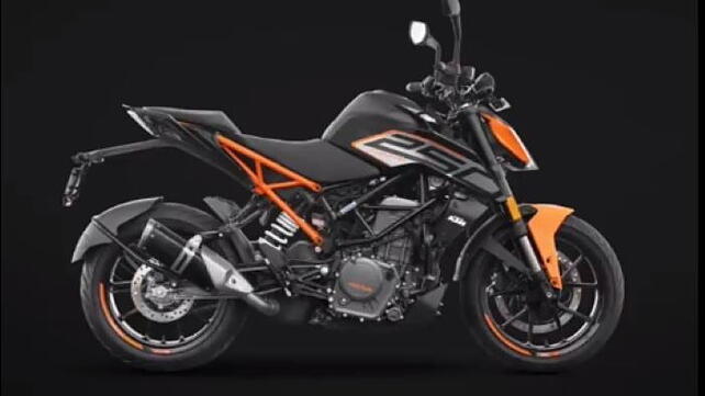 KTM 125 Duke Right Side View