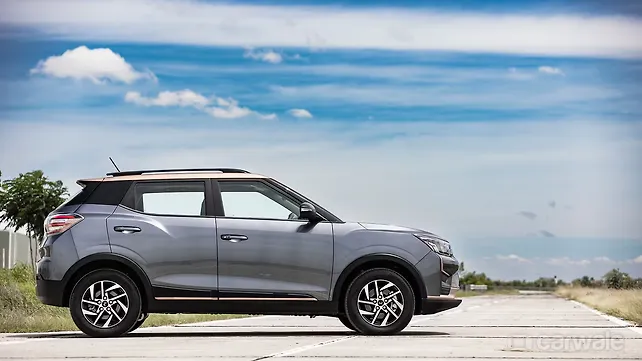 Mahindra XUV400 Right Side View