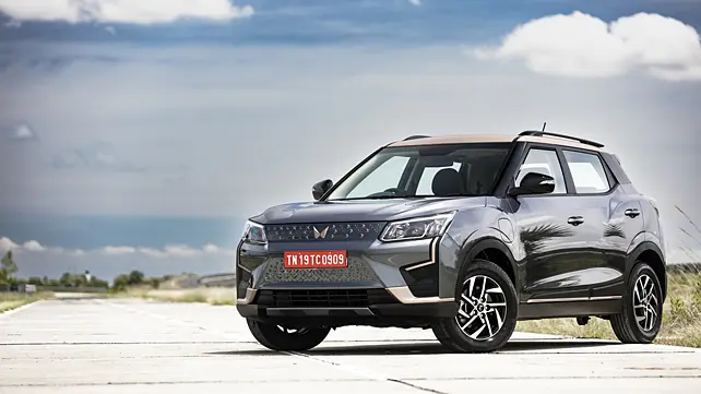 Mahindra XUV400 Left Front Three Quarter Mahindra XUV400 Left Front Three Quarter