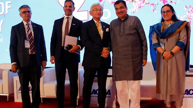 Nitin Gadkari, Union Minister for Road Transport and Highways With ACMA Leadership Nitin Gadkari, Union Minister for Road Transport and Highways With ACMA Leadership