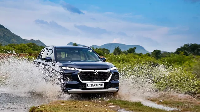 Maruti Suzuki Grand Vitara Right Front Three Quarter