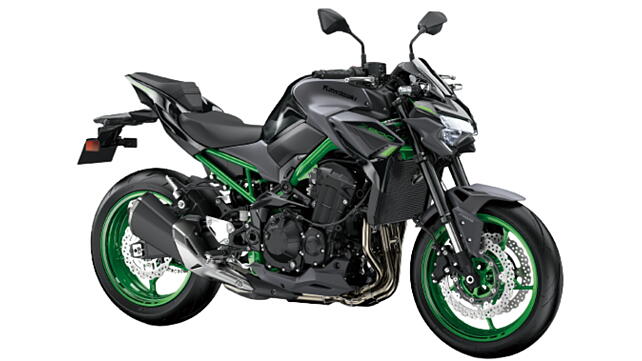 Kawasaki Z900 Right Front Three Quarter