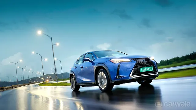Lexus UX 300e Right Front Three Quarter
