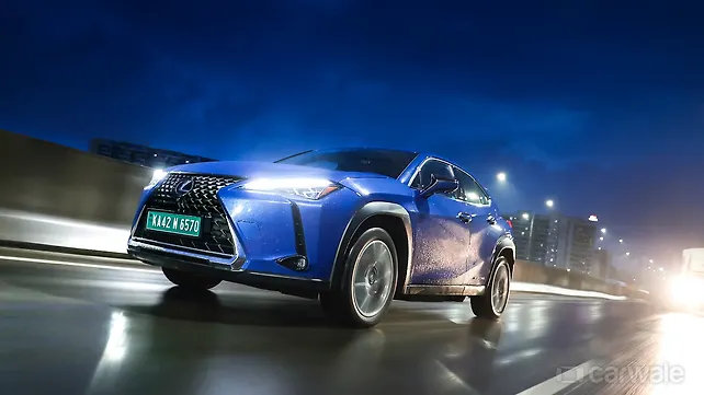 Lexus UX 300e Right Front Three Quarter
