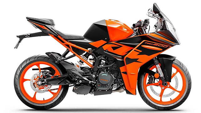 KTM RC200 available in three colour options in India; priced at Rs 2.14 lakh