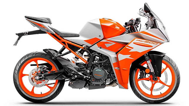 KTM RC 200 Right Side View