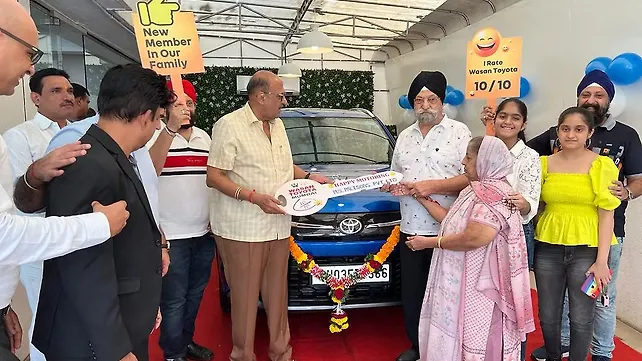 Toyota Hyryder official deliveries begin Toyota Hyryder official deliveries begin