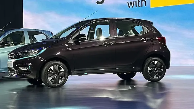 Weekly news round-up: Tata Tiago EV launched, New Hyundai Verna spied, Tata Safari XMS variant launched Weekly news round-up: Tata Tiago EV launched, New Hyundai Verna spied, Tata Safari XMS variant launched