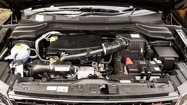 Mahindra XUV300 Turbo Sportz Engine Shot Mahindra XUV300 Turbo Sportz Engine Shot