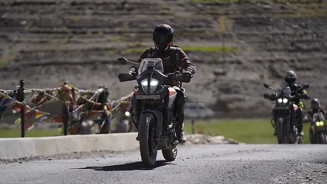 compare himalayan and ktm 390 adventure