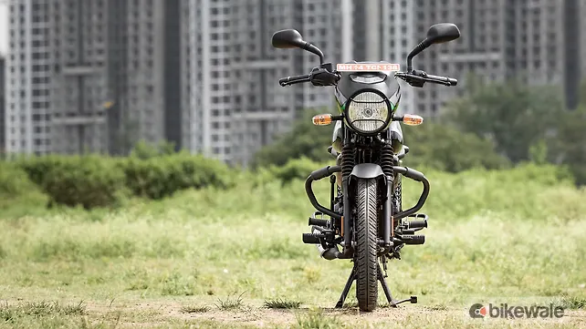 Bajaj CT 125X Front View