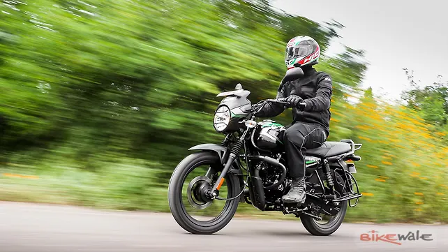 Bajaj CT 125X Left Front Three Quarter