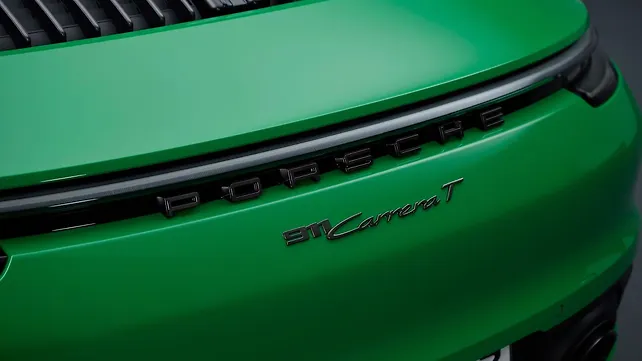 New Porsche 911 Carrera T revealed with seven-speed manual stick - CarWale