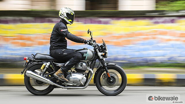 Royal Enfield Super Meteor 650 Right Side View