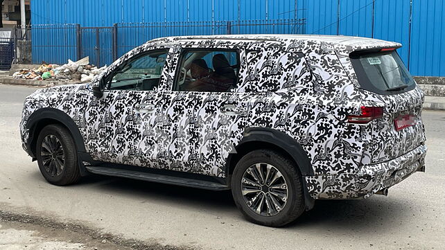 MG Gloster’s Australian twin, LDV D90 spied testing in India 
