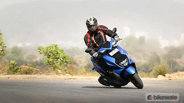Suzuki Avenis 125 Front View