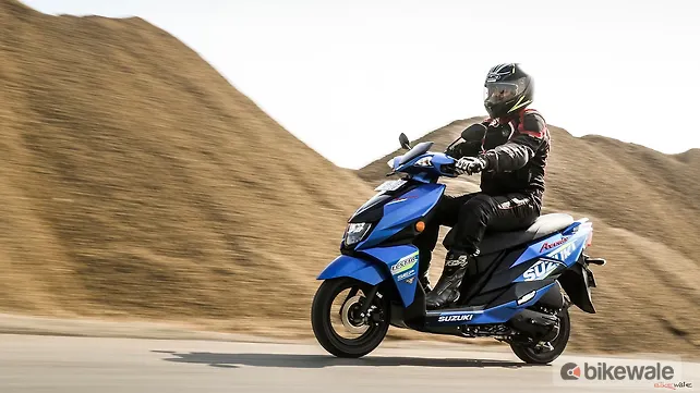 Suzuki Avenis 125 Left Front Three Quarter