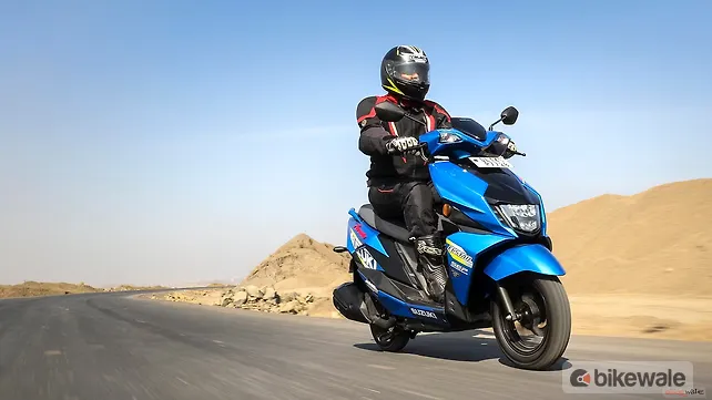 Suzuki Avenis 125 Right Front Three Quarter