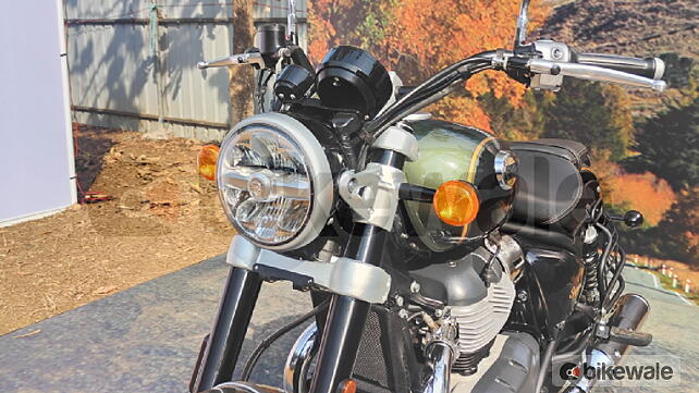 Royal Enfield Super Meteor 650 Head Light