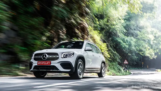 Mercedes-Benz GLB [2022-2025] Right Front Three Quarter