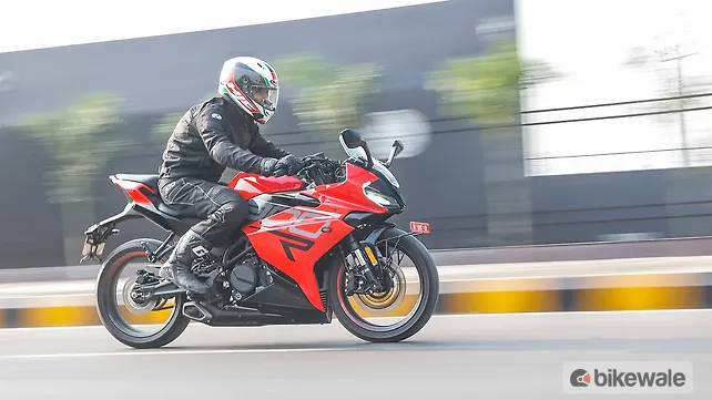 KTM RC 390 Right Rear Three Quarter