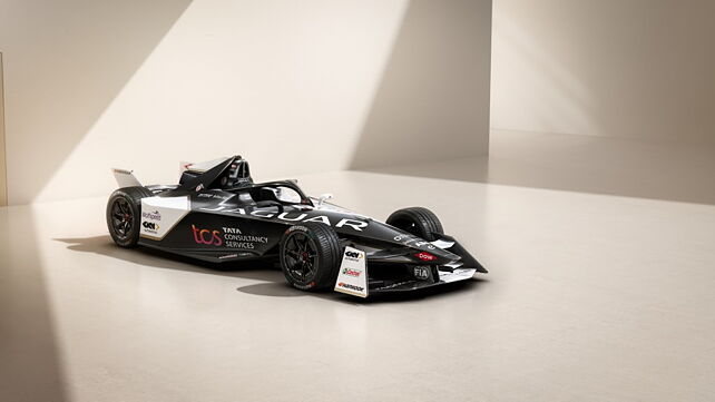 Jaguar TCS racing reveal i-type 6 Formula E race car 