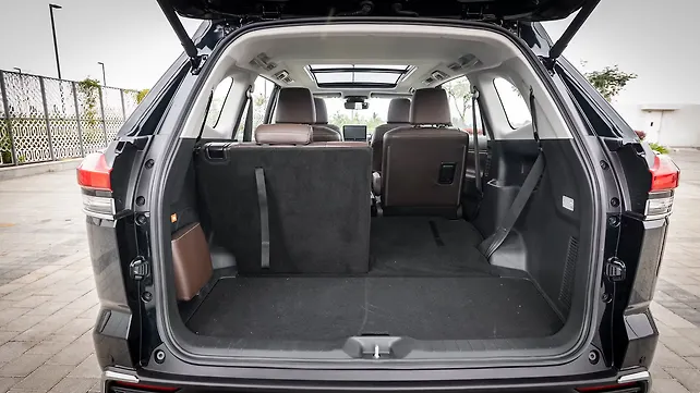 Toyota Innova Hycross Bootspace Toyota Innova Hycross Bootspace