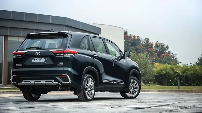 Toyota Innova Hycross Right Rear Three Quarter Toyota Innova Hycross Right Rear Three Quarter