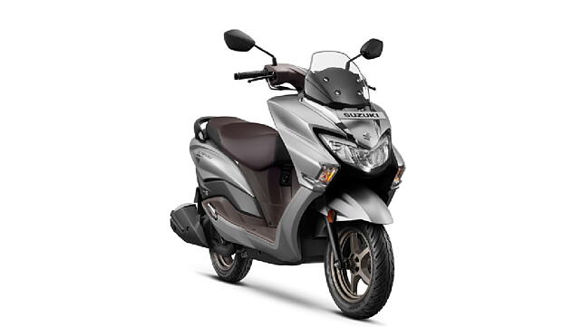 Suzuki Burgman Street 125 Right Front Three Quarter