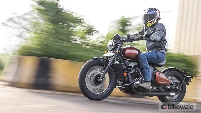 Jawa 42 Bobber Left Front Three Quarter