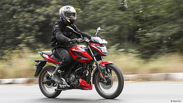 Bajaj Pulsar P150 Right Side View