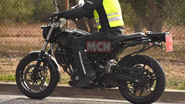 Royal Enfield Roadster 450 Left Side View