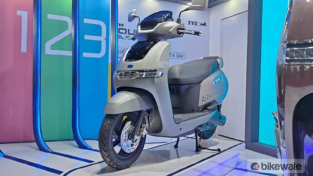 TVS iQube Left Front Three Quarter