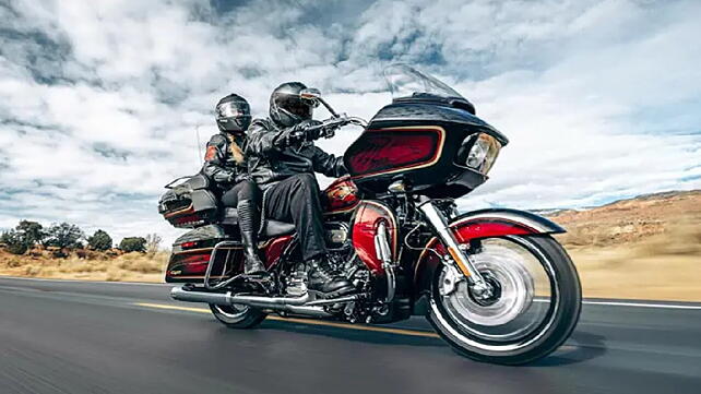 Harley-Davidson Street Glide Special Right Front Three Quarter