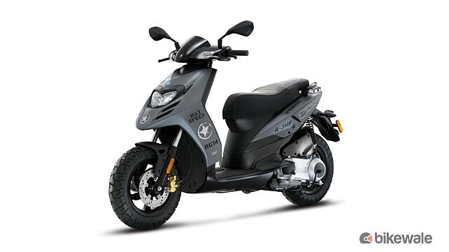 Aprilia Storm 125 Left Front Three Quarter