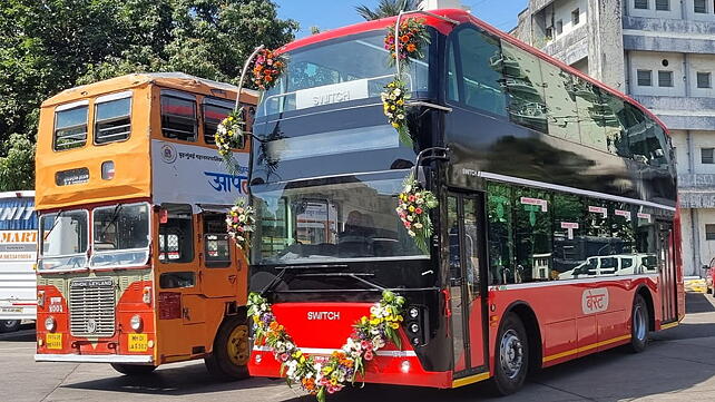 Switch EiV 22 electric double-decker buses 