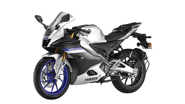 Yamaha R15 V4 Left Front Three Quarter