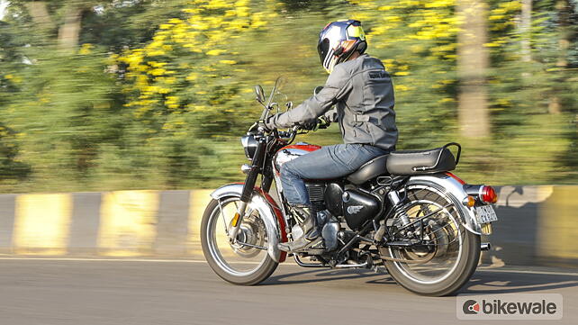 Royal Enfield Classic 350 Left Rear Three Quarter