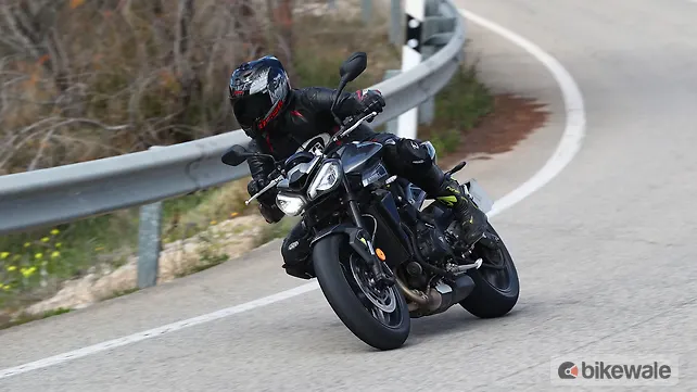 2023 Triumph Street Triple R: First Ride Review - BikeWale