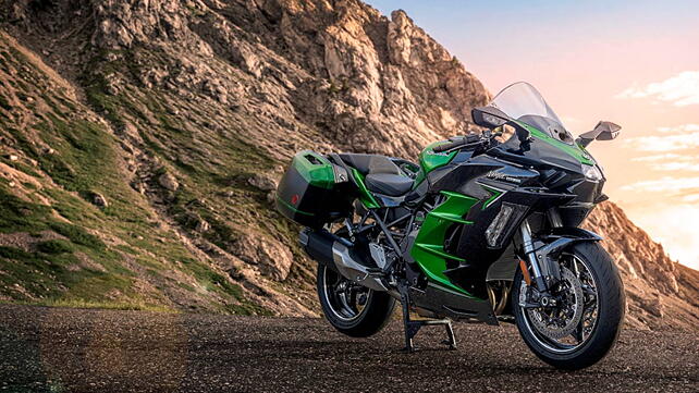 Kawasaki Ninja H2 SX Right Front Three Quarter