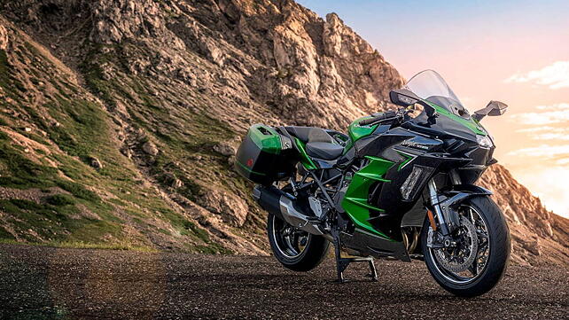 Kawasaki Ninja H2 SX Right Front Three Quarter