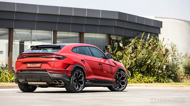 Lamborghini Urus Performante Right Rear Three Quarter